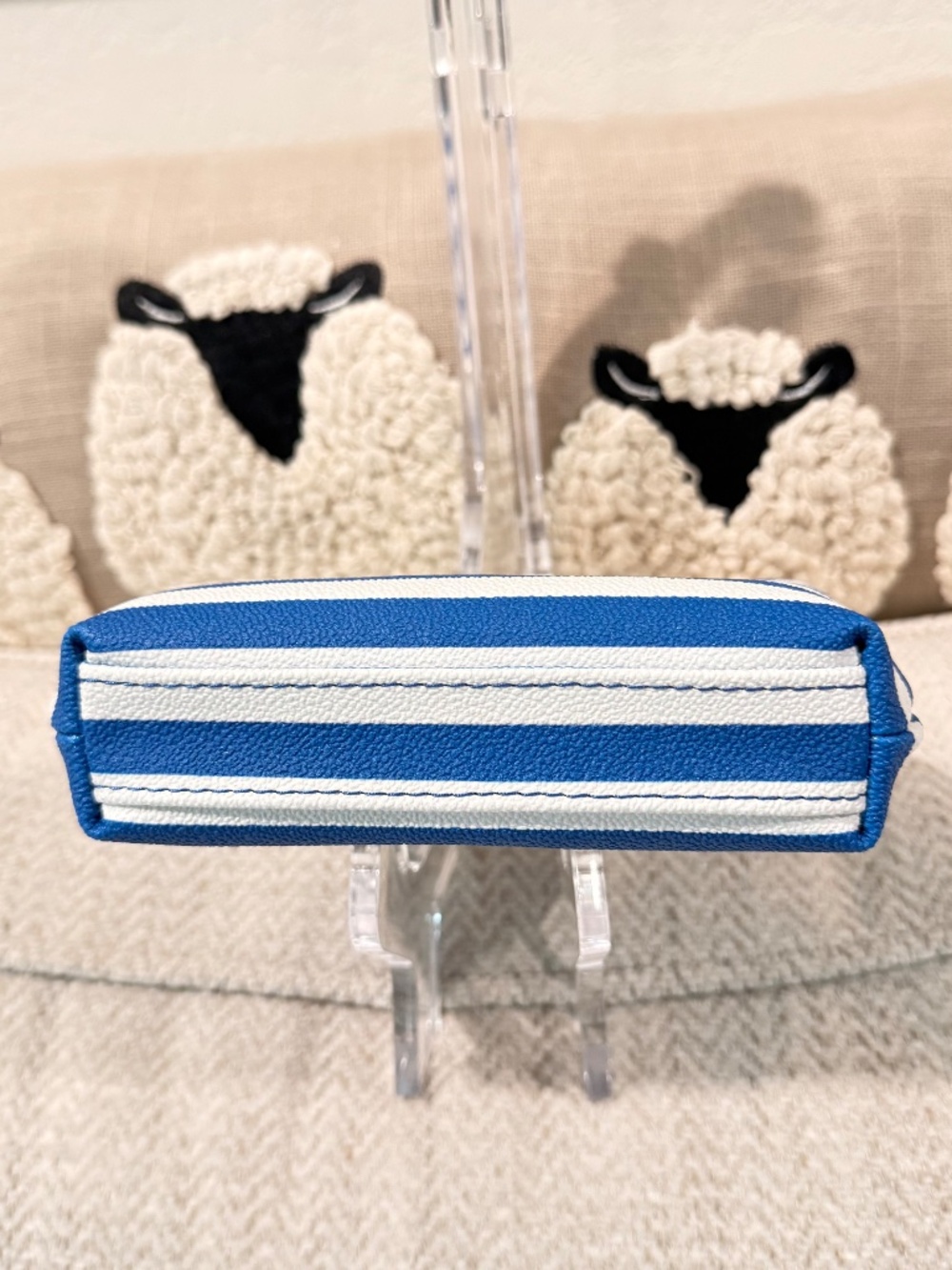 Dooney & Bourke “Sullivan” Blue & White Striped Kiss-Lock Clutch - Picture 3 of 6
